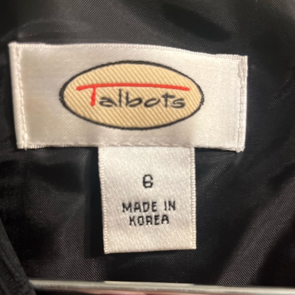 Talbots little black dress with gold belted accent textured short sleeve size 6 - Picture 5 of 8